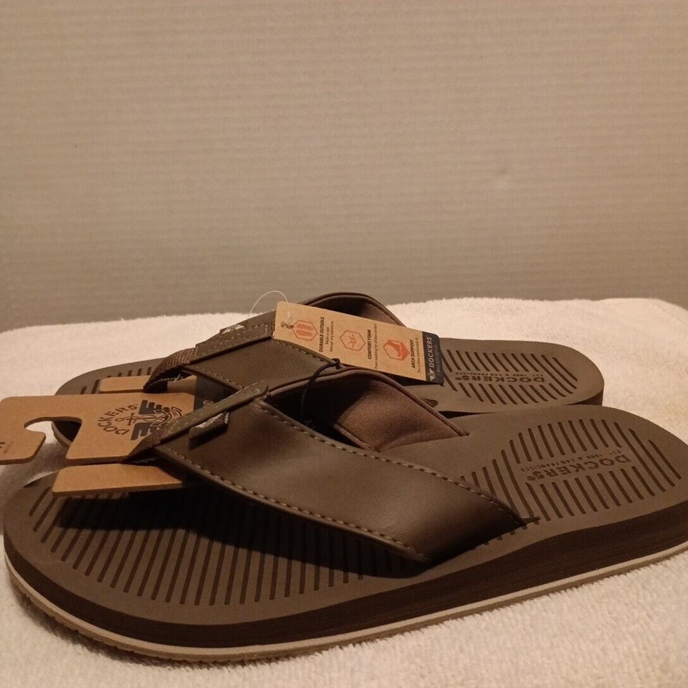 Dockers Thong Sandals - Picture 2 of 7